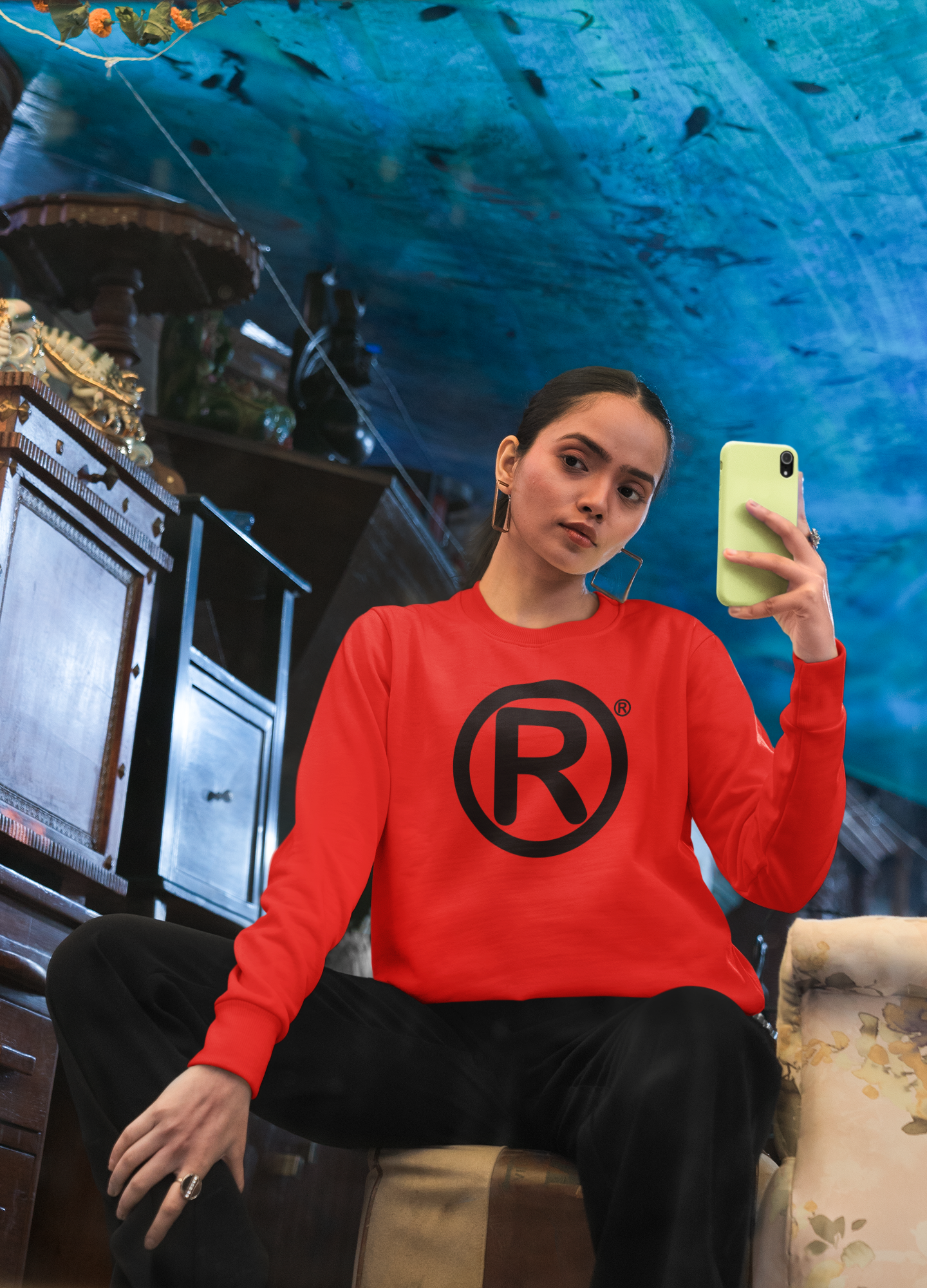 R Sweater Women/Unisex