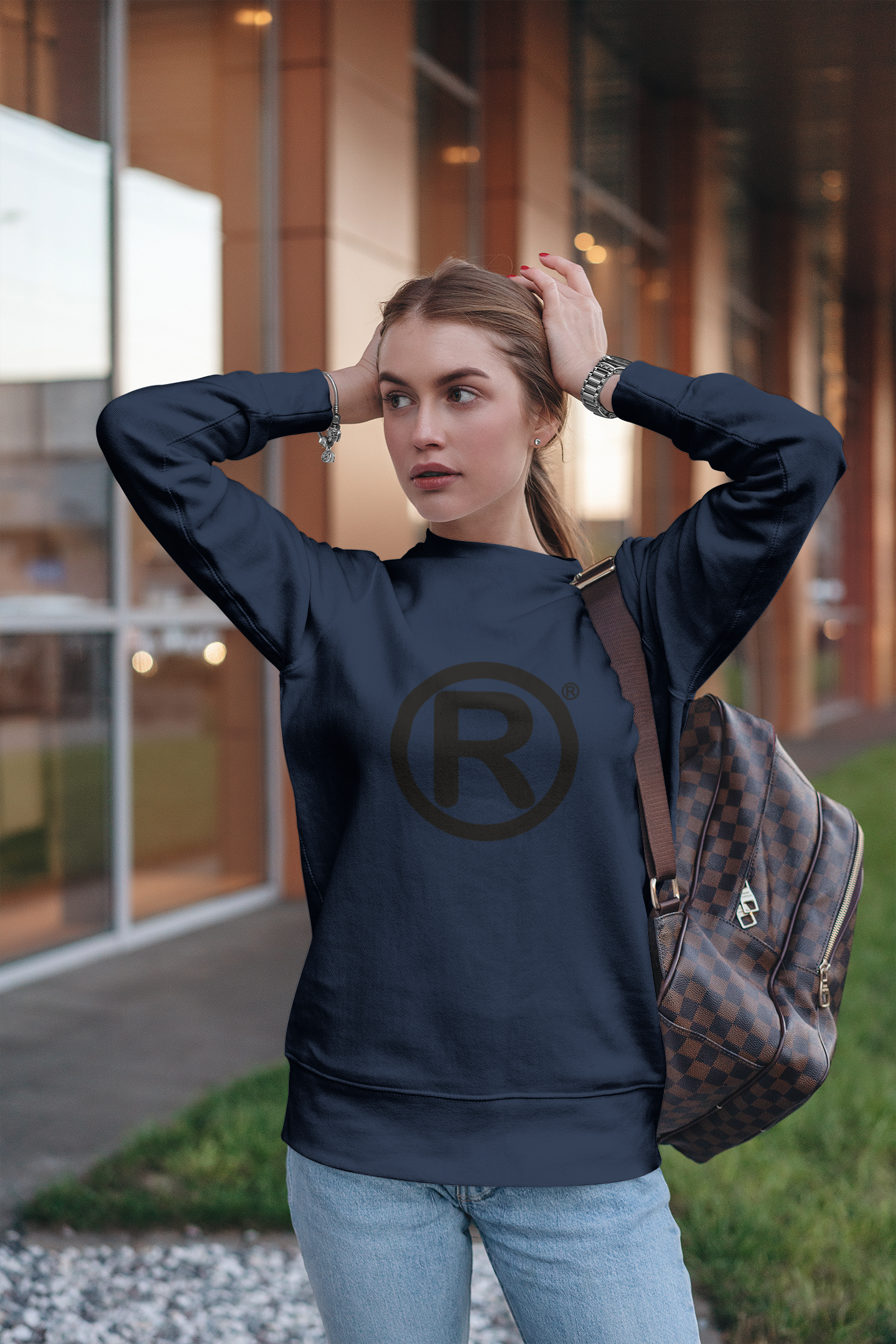 R Sweater Women/Unisex